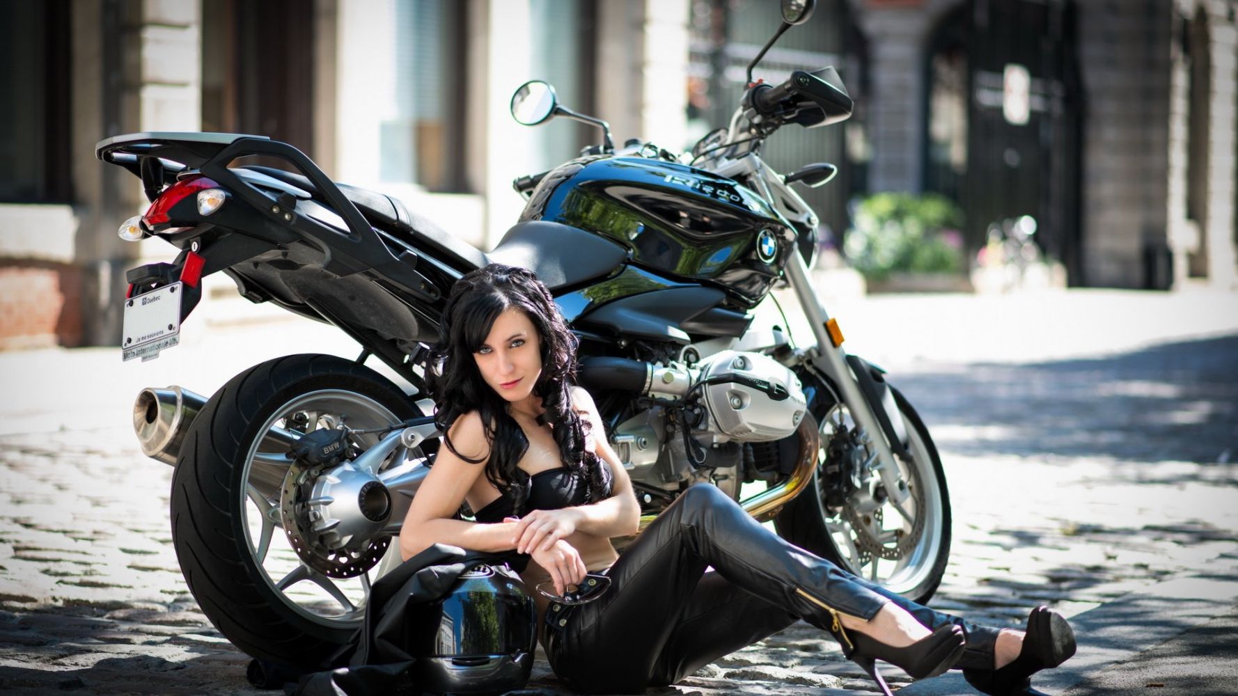 European women on bikes in Nur-Sultan