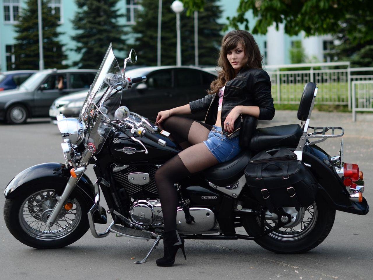 European women on bikes in Nur-Sultan