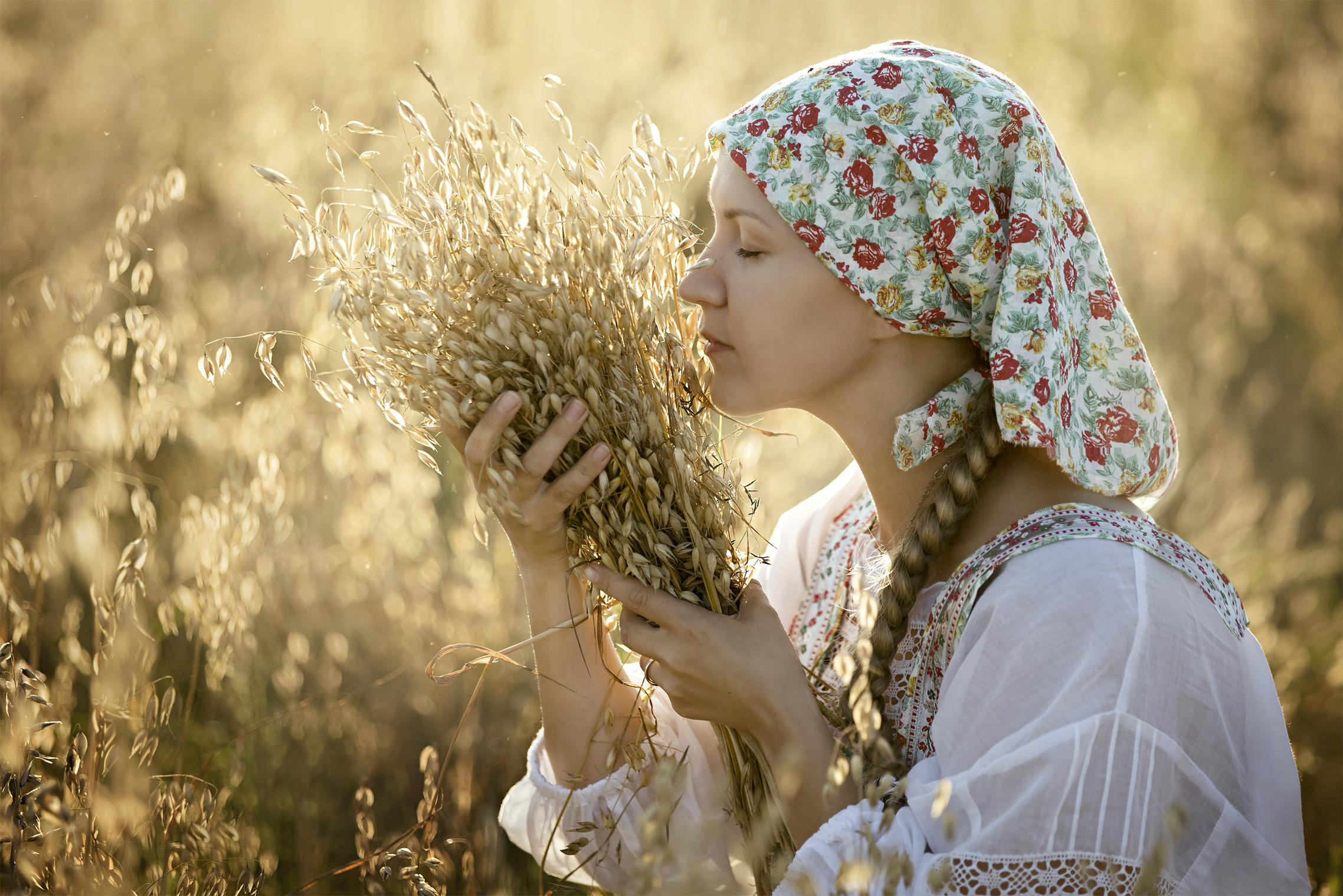 Photo Women in Slavic costumes in Nur-Sultan