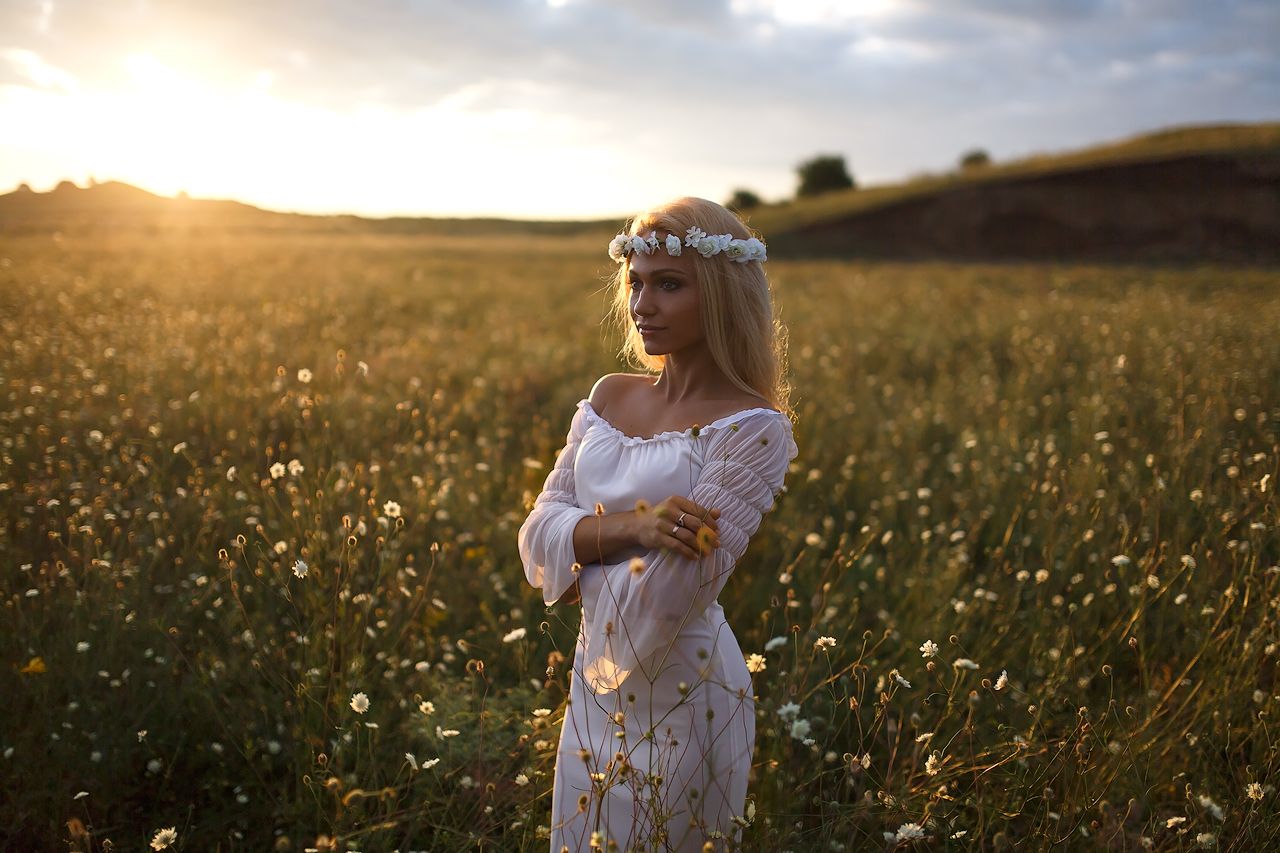 Girls in Slavic costumes in Nur-Sultan